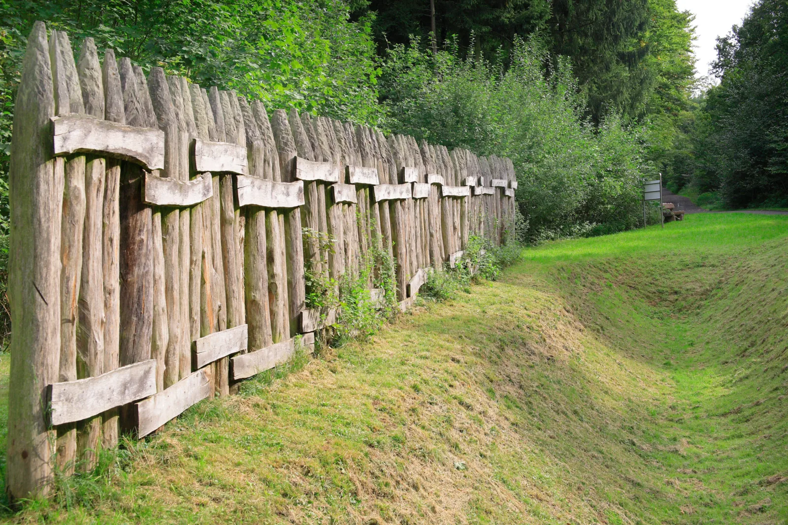 Rekonstruierte Limespalisade Limeshain