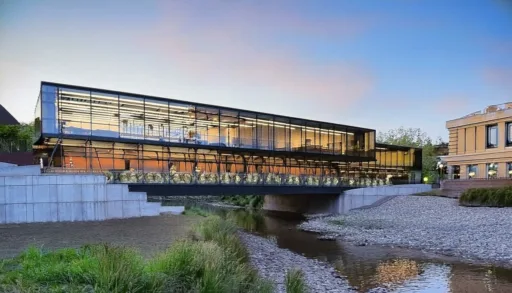 Bibliotheksbruecke Neue Mitte scaled e1721640934151