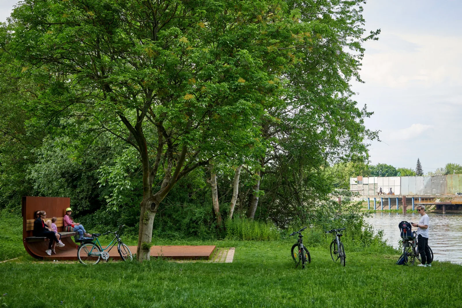 Hafenbalkon – Aussichtsplattform und Sitzobjekt