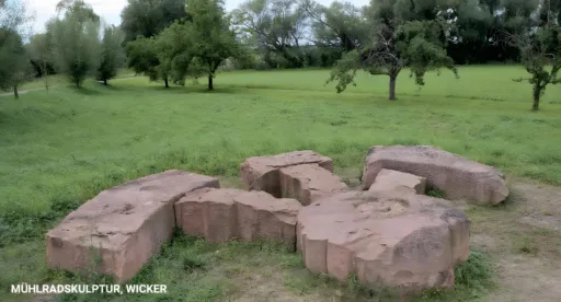 Muehlradskulptur wicker